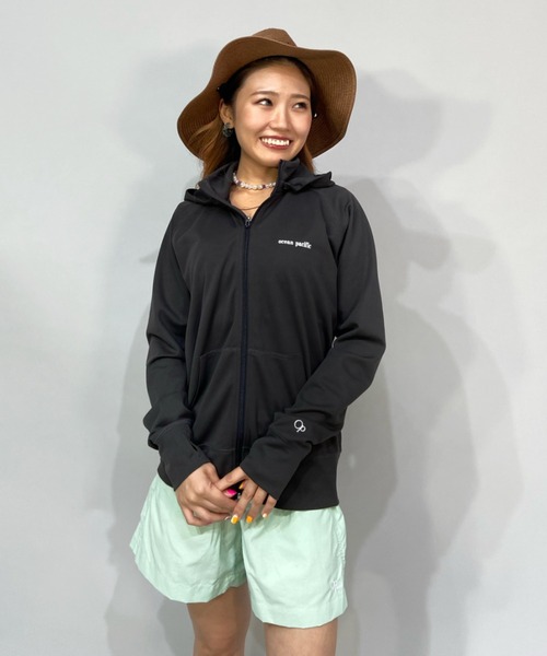 Ocean Pacific（オーシャンパシフィック）の「OP/オーピー   ルーズシルエット/無地ワンポイントロゴ/長袖ラッシュガード/フルジップパーカーラッシュガード  522485（ラッシュガード・レディース・ホワイト/グレー/グリーン・XL/M/L）」の3枚目の写真