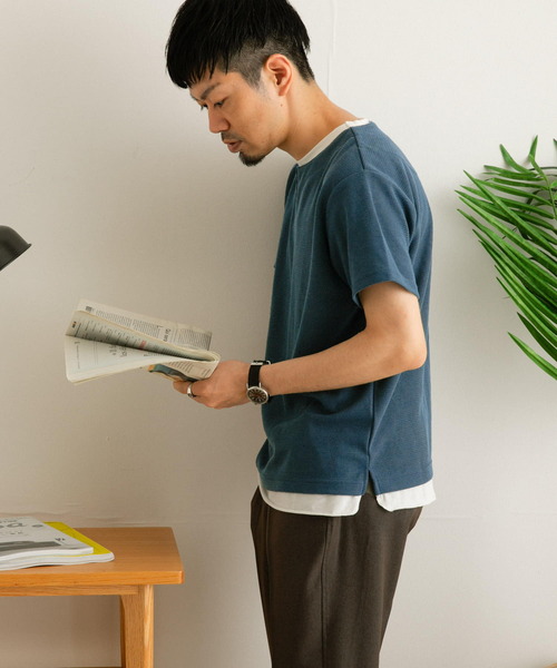 ITEMS URBANRESEARCH（アイテムズ アーバンリサーチ）の「フェイクレイヤード キーネックTシャツ（Tシャツ/カットソー・メンズ・ブルー/グリーン/アイボリー/ブラック・MEDIUM/LARGE）」の7枚目の写真