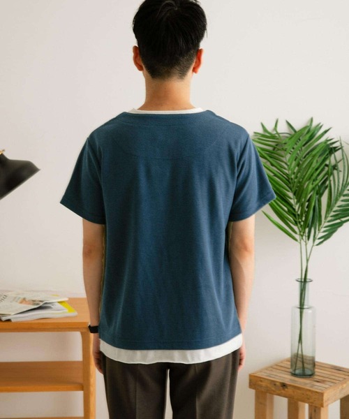 ITEMS URBANRESEARCH（アイテムズ アーバンリサーチ）の「フェイクレイヤード キーネックTシャツ（Tシャツ/カットソー・メンズ・ブルー/グリーン/アイボリー/ブラック・MEDIUM/LARGE）」の12枚目の写真