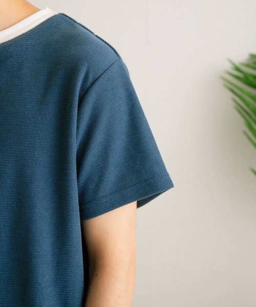 ITEMS URBANRESEARCH（アイテムズ アーバンリサーチ）の「フェイクレイヤード キーネックTシャツ（Tシャツ/カットソー・メンズ・ブルー/グリーン/アイボリー/ブラック・MEDIUM/LARGE）」の14枚目の写真