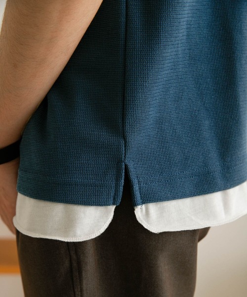 ITEMS URBANRESEARCH（アイテムズ アーバンリサーチ）の「フェイクレイヤード キーネックTシャツ（Tシャツ/カットソー・メンズ・ブルー/グリーン/アイボリー/ブラック・MEDIUM/LARGE）」の15枚目の写真