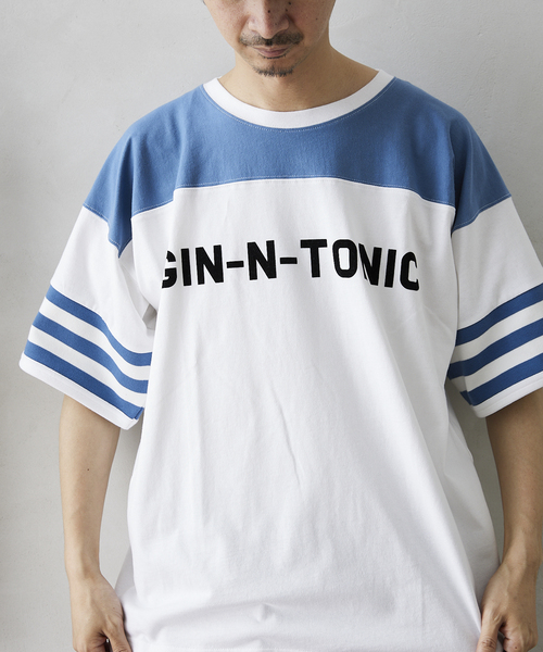 JOURNAL STANDARD relume（ジャーナルスタンダード　レリューム）の「FOOTBALL プリントTシャツ（Tシャツ/カットソー・メンズ・ブラック系その他2/ブラック系その他/ボルドー/グリーン/ブルー/レッド/ネイビー/ブラック・LARGE/MEDIUM）」の6枚目の写真