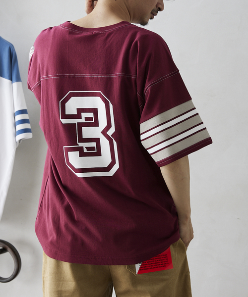 JOURNAL STANDARD relume（ジャーナルスタンダード　レリューム）の「FOOTBALL プリントTシャツ（Tシャツ/カットソー・メンズ・ブラック系その他2/ブラック系その他/ボルドー/グリーン/ブルー/レッド/ネイビー/ブラック・LARGE/MEDIUM）」の10枚目の写真