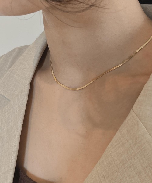 AS KNOW AS plus（アズノゥアズプラス）の「シンプル スネークネックレス ステンレス（ネックレス・レディース・シルバー/ゴールド・FREE）」の5枚目の写真