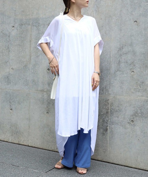 HONEYSUCKLE ROSE（ハニーサックルローズ）の「【HONEYSUCKLE ROSE】スキッパーシャツワンピース（シャツワンピース・レディース・ホワイト/ブルー・M/L）」の2枚目の写真