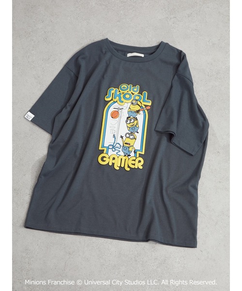 Green Parks(グリーンパークス)の「ミニオン/ゲーマーTシャツ(Tシャツ/カットソー・レディース・チャコールグレー/ブルー/ライトベージュ・FREE)」の2枚目の写真
