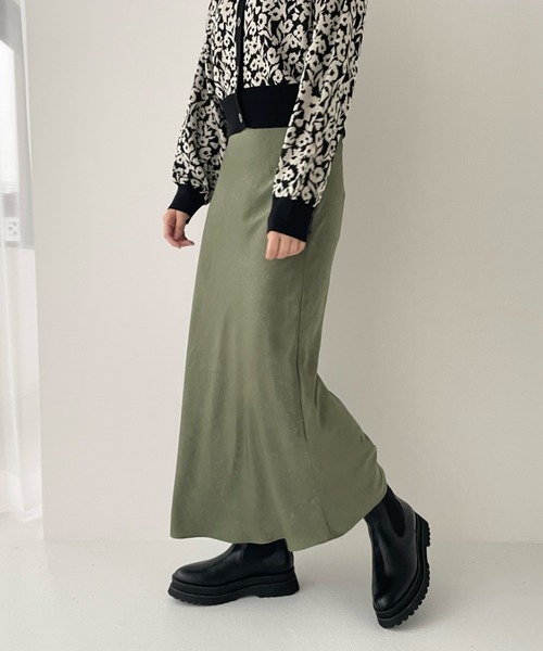LOWRYS FARM(ローリーズファーム)の「シワサテンバイアスフレアスカート 127020(スカート・レディース・ブラック/ブラウン/ピンク/アイボリー/グリーン・FREE/FS)」の10枚目の写真