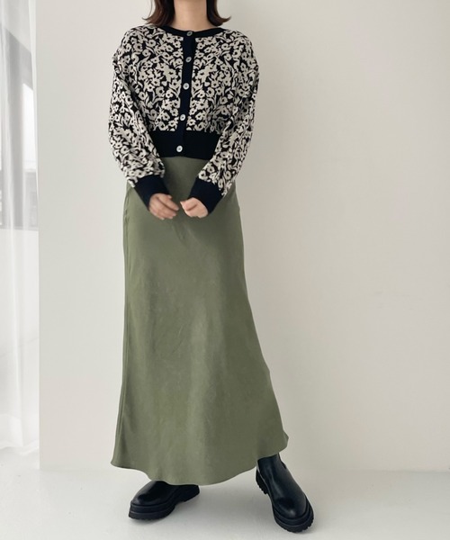 LOWRYS FARM(ローリーズファーム)の「シワサテンバイアスフレアスカート 127020(スカート・レディース・ブラック/ブラウン/ピンク/アイボリー/グリーン・FREE/FS)」の11枚目の写真