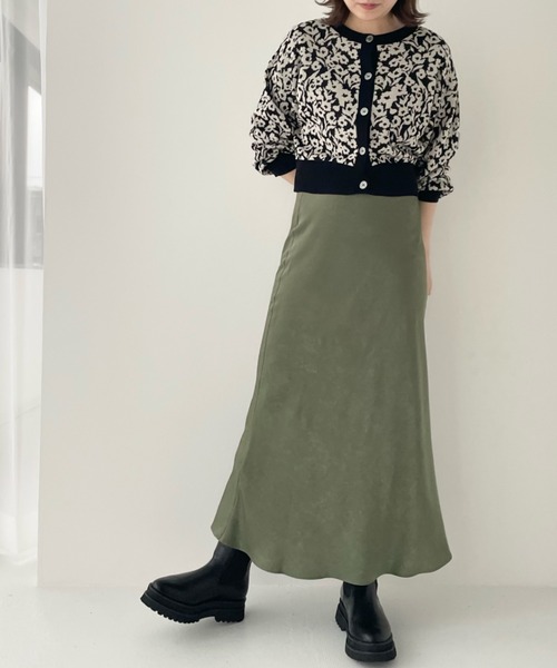 LOWRYS FARM(ローリーズファーム)の「シワサテンバイアスフレアスカート 127020(スカート・レディース・ブラック/ブラウン/ピンク/アイボリー/グリーン・FREE/FS)」の13枚目の写真