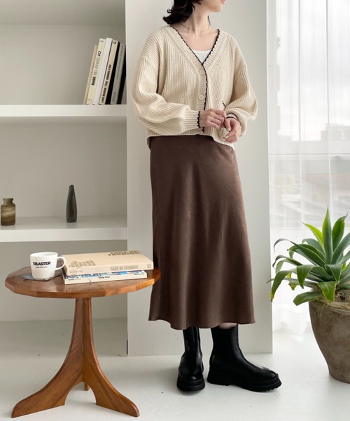 LOWRYS FARM(ローリーズファーム)の「シワサテンバイアスフレアスカート 127020(スカート・レディース・ブラック/ブラウン/ピンク/アイボリー/グリーン・FREE/FS)」の15枚目の写真