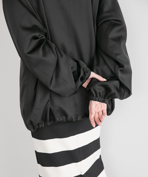 yuw(ユウ)の「UNISEXコーチジャケット 166045(ナイロンジャケット・レディース・ブラック・FREE)」の2枚目の写真