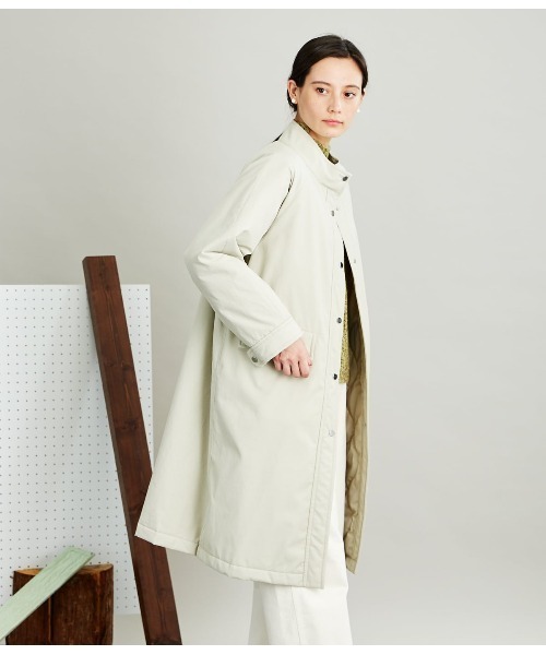 SIPULI(シプリ)の「Cotton Nylon Coating スタンドカラーコート(その他アウター・レディース・カーキ/アイボリー・2)」の3枚目の写真