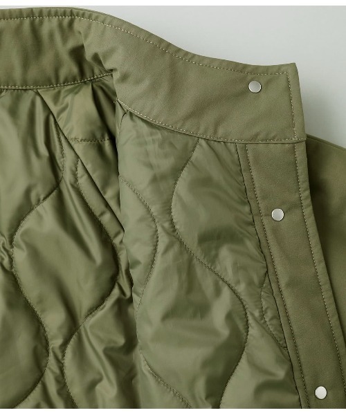 SIPULI(シプリ)の「Cotton Nylon Coating スタンドカラーコート(その他アウター・レディース・カーキ/アイボリー・2)」の8枚目の写真