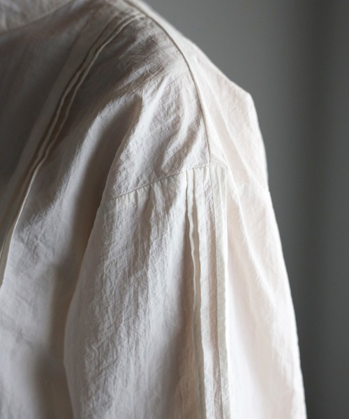 r.（アールドット）の「ワッシャータフタ ピンタックブラウス（シャツ/ブラウス・レディース・ホワイト/ブラック/ライトブルー・FREE）」の12枚目の写真