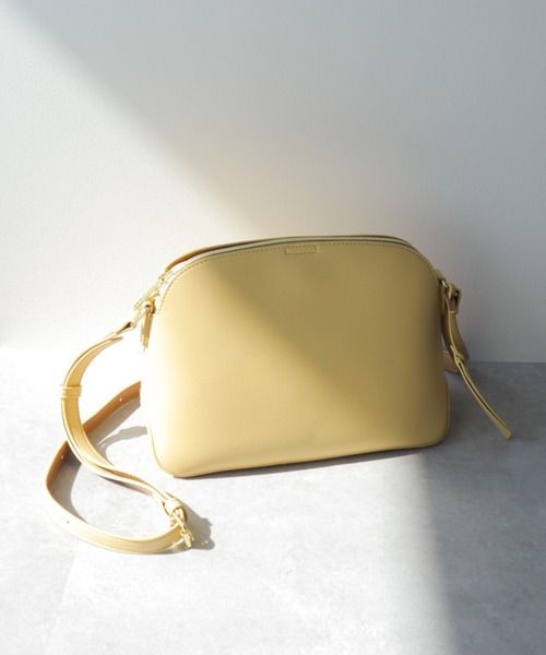 Green　Parks（グリーンパークス）の「・別注 Legato Largo合成皮革ショルダー（トートバッグ・レディース・イエロー/ライトカーキ/ブラック/アイボリー・FREE）」の4枚目の写真