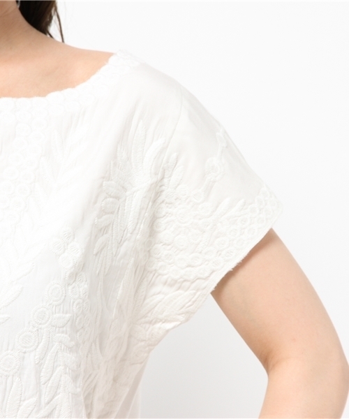 BEARDSLEY（ビアズリー）の「刺繍フレンチカットソー（Tシャツ