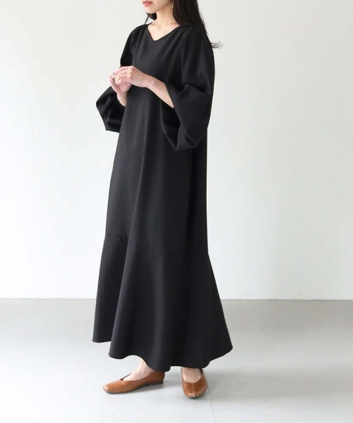 HER CLOSET（ハークローゼット）の「【shemoshelly】WEB限定ボリュームスリーブマーメイドワンピース（ワンピース・レディース・ブラック/ライトカーキ/アイボリー/スモークピンク・M）」の19枚目の写真