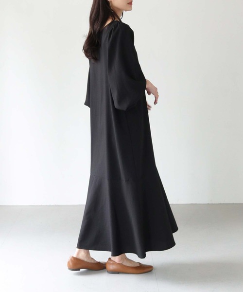 HER CLOSET（ハークローゼット）の「【shemoshelly】WEB限定ボリュームスリーブマーメイドワンピース（ワンピース・レディース・ブラック/ライトカーキ/アイボリー/スモークピンク・M）」の18枚目の写真