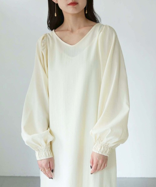 HER CLOSET（ハークローゼット）の「【shemoshelly】WEB限定ボリュームスリーブマーメイドワンピース（ワンピース・レディース・ブラック/ライトカーキ/アイボリー/スモークピンク・M）」の9枚目の写真