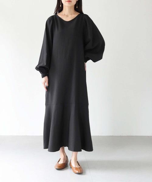 HER CLOSET（ハークローゼット）の「【shemoshelly】WEB限定ボリュームスリーブマーメイドワンピース（ワンピース・レディース・ブラック/ライトカーキ/アイボリー/スモークピンク・M）」の15枚目の写真