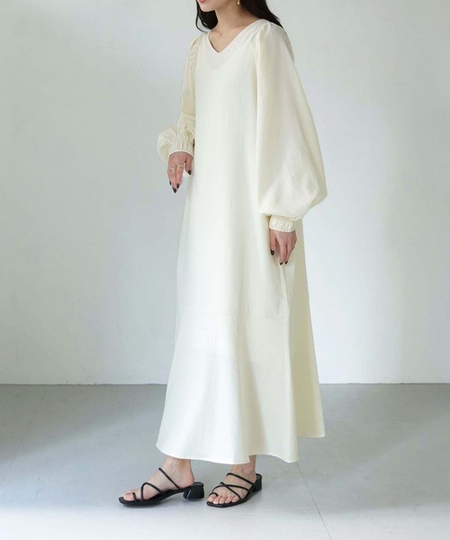 HER CLOSET（ハークローゼット）の「【shemoshelly】WEB限定ボリュームスリーブマーメイドワンピース（ワンピース・レディース・ブラック/ライトカーキ/アイボリー/スモークピンク・M）」の6枚目の写真