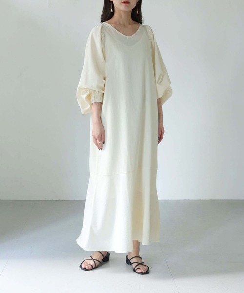 HER CLOSET（ハークローゼット）の「【shemoshelly】WEB限定ボリュームスリーブマーメイドワンピース（ワンピース・レディース・ブラック/ライトカーキ/アイボリー/スモークピンク・M）」の12枚目の写真