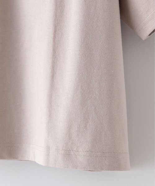 OUTDOOR PRODUCTS(アウトドアプロダクツ)の「USAコットン フラップポケット ビッグシルエット ワンポイントブランドロゴ Tシャツ(Tシャツ/カットソー・レディース・カーキ/チャコールグレー/ホワイト/ベージュ・FREE)」の13枚目の写真