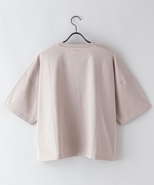 OUTDOOR PRODUCTS(アウトドアプロダクツ)の「USAコットン フラップポケット ビッグシルエット ワンポイントブランドロゴ Tシャツ(Tシャツ/カットソー・レディース・カーキ/チャコールグレー/ホワイト/ベージュ・FREE)」の8枚目の写真