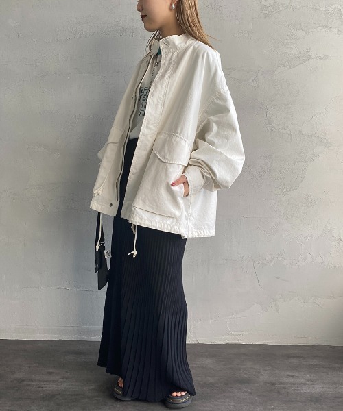 JEANS FACTORY Clothes（ジーンズファクトリークローズ）の「[Jeans Factory Clothes/ジーンズファクトリークローズ] ショート丈ワイドM-65 ミリタリージャケット（ミリタリージャケット・レディース・ホワイト/オリーブ・M/L）」の3枚目の写真