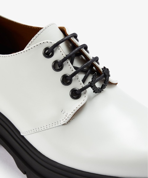 FRED PERRY（フレッドペリー）の「Fred Perry Derby Leather（その他シューズ・メンズ・ホワイト/ブラック・24cm/25cm/26cm/27cm/28cm/23cm）」の3枚目の写真