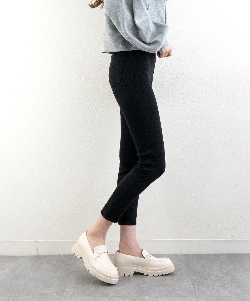 Fabby fabby(ファビィーファビィー)の「ビットローファータンクソールシューズ(ローファー・レディース・アイボリー・SMALL/LARGE/MEDIUM)」の5枚目の写真