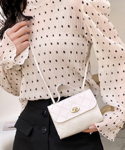 NiiNa(ニーナ)の「【NiiNa】ダイヤステッチワンハンドル2wayミニバッグ(ハンドバッグ・レディース・ブラック/レッド/ピンク/ブラウン/ホワイト・FREE)」の9枚目の写真