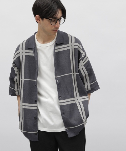 LAKOLE（ラコレ）の「チェックガラニット半袖シャツ / 704945（ニット/セーター・メンズ・ベージュ/チャコールグレー/ブルー・MEDIUM/LARGE）」の2枚目の写真