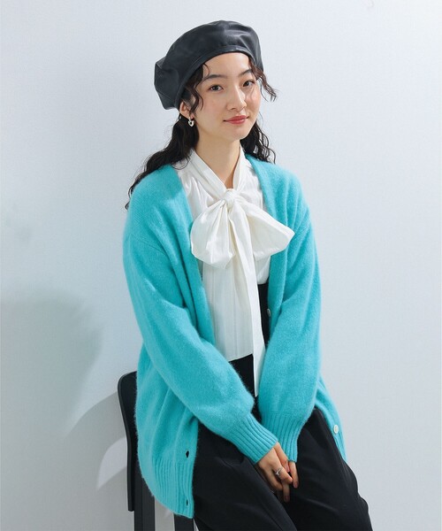 Ray BEAMS（レイビームス）の「Ray BEAMS / フェイクレザー ベレー帽（ハンチング/ベレー帽・レディース・ライトグレー/ブラック・ONE SIZE）」の4枚目の写真