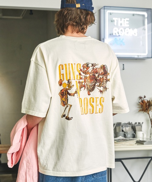 EMMA CLOTHES（エマクローズ）の「【Queen/The Rolling Stones/Guns N' Roses】別注 ロックプリント オーバーサイズ ピグメント加工 半袖Tシャツ EMMA CLOTHES（Tシャツ/カットソー・メンズ・ブラック系1/ブラック系3/ホワイト系1/ホワイト系2/ホワイト系3/ブラック系2/ブラック系4/ブラック系5/ホワイト系4・M/L）」の4枚目の写真