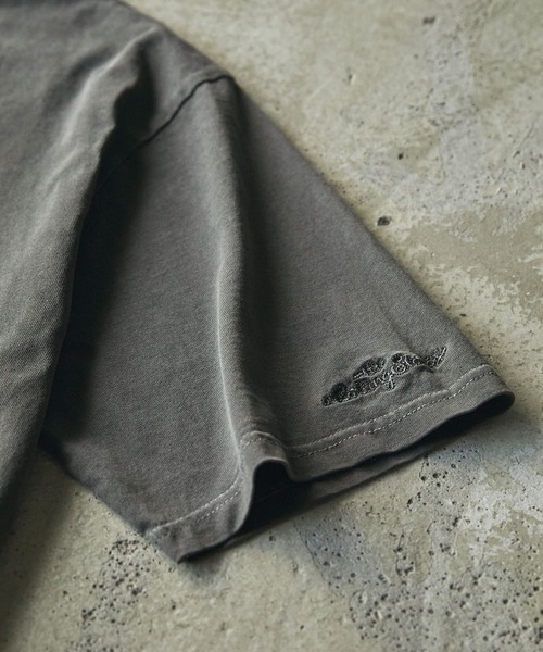 EMMA CLOTHES（エマクローズ）の「【Queen/The Rolling Stones/Guns N' Roses】別注 ロックプリント オーバーサイズ ピグメント加工 半袖Tシャツ EMMA CLOTHES（Tシャツ/カットソー・メンズ・ブラック系1/ブラック系3/ホワイト系1/ホワイト系2/ホワイト系3/ブラック系2/ブラック系4/ブラック系5/ホワイト系4・M/L）」の13枚目の写真