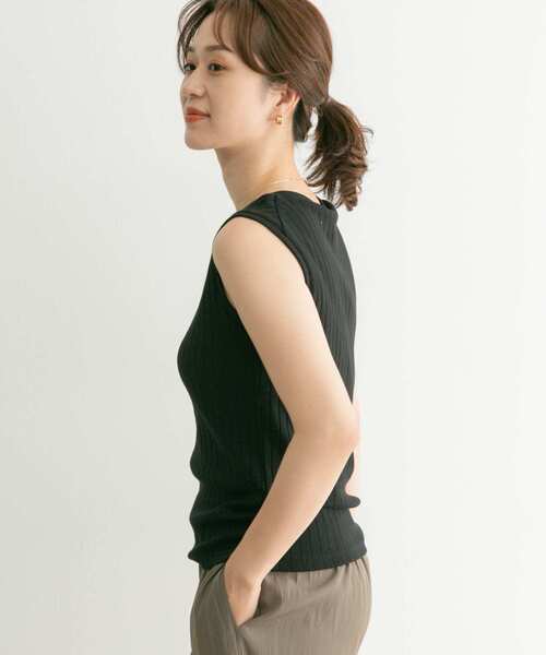 URBAN RESEARCH DOORS（アーバンリサーチドアーズ）の「針抜きノースリーブカットソー（Tシャツ/カットソー・レディース・オフホワイト/ホワイト系その他/ブラック/イエロー系その他・MEDIUM）」の18枚目の写真