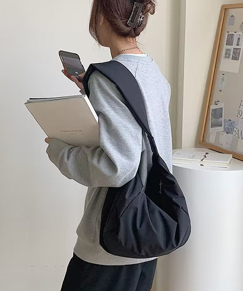 c.u.l（シーユーエル）の「ナイロン斜め掛けショルダーバッグ cula705（ショルダーバッグ・レディース・ブラック/ホワイト・FREE）」の7枚目の写真