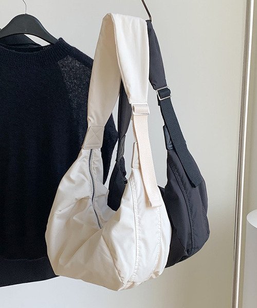 c.u.l（シーユーエル）の「ナイロン斜め掛けショルダーバッグ cula705（ショルダーバッグ・レディース・ブラック/ホワイト・FREE）」の16枚目の写真