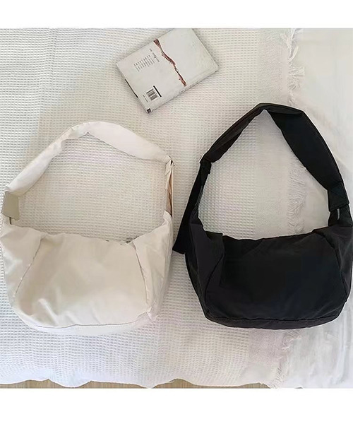 c.u.l（シーユーエル）の「ナイロン斜め掛けショルダーバッグ cula705（ショルダーバッグ・レディース・ブラック/ホワイト・FREE）」の17枚目の写真