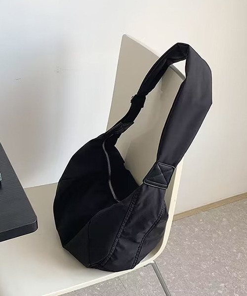 c.u.l（シーユーエル）の「ナイロン斜め掛けショルダーバッグ cula705（ショルダーバッグ・レディース・ブラック/ホワイト・FREE）」の19枚目の写真