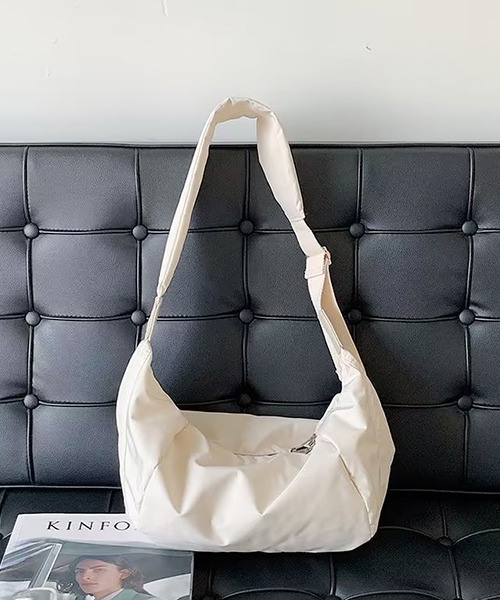 c.u.l（シーユーエル）の「ナイロン斜め掛けショルダーバッグ cula705（ショルダーバッグ・レディース・ブラック/ホワイト・FREE）」の21枚目の写真