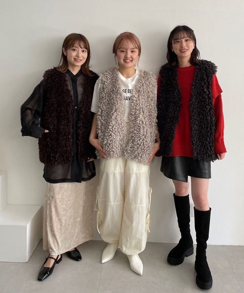 LOWRYS FARM(ローリーズファーム)の「ファーベスト 963699(その他アウター・レディース・ブラック/ブラウン/アイボリー・FREE)」の4枚目の写真