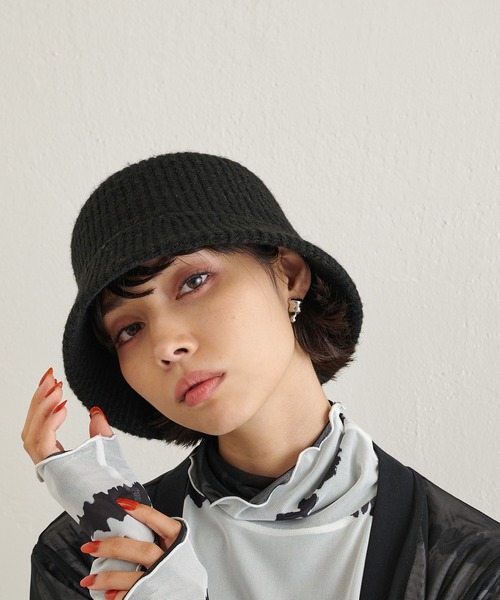ear PAPILLONNER（イアパピヨネ）の「ニットバケットハット【SUM1 STYLE（スミ スタイル）】（ハット・レディース・ブラック/アイボリー・FREE）」の13枚目の写真