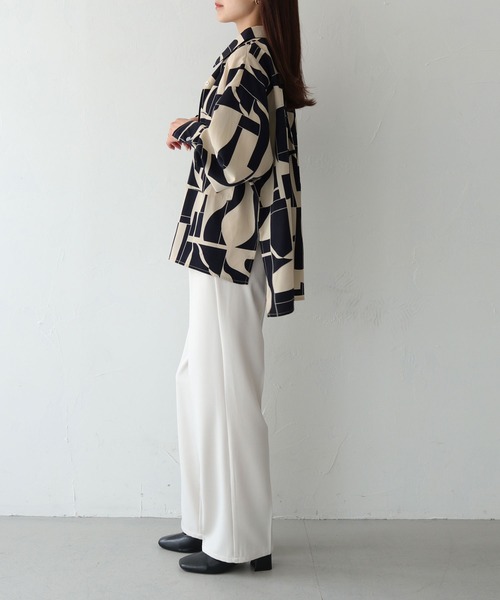 vingtrois（バントロア）の「【vingtrois】ジオメトリック柄ワイドスリーブシャツ（シャツ/ブラウス・レディース・サックスブルー/グレイッシュベージュ/オフホワイト・M）」の21枚目の写真