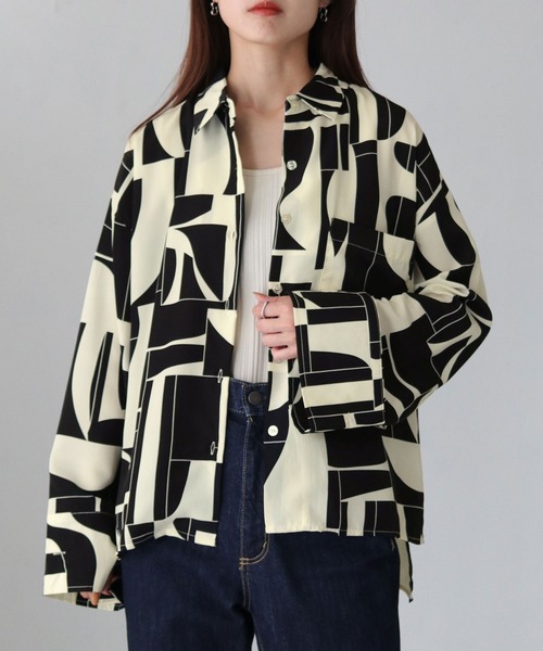 vingtrois（バントロア）の「【vingtrois】ジオメトリック柄ワイドスリーブシャツ（シャツ/ブラウス・レディース・サックスブルー/グレイッシュベージュ/オフホワイト・M）」の5枚目の写真