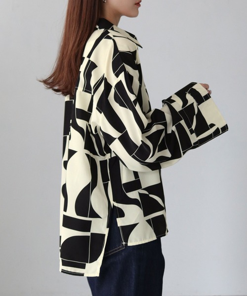 vingtrois（バントロア）の「【vingtrois】ジオメトリック柄ワイドスリーブシャツ（シャツ/ブラウス・レディース・サックスブルー/グレイッシュベージュ/オフホワイト・M）」の10枚目の写真