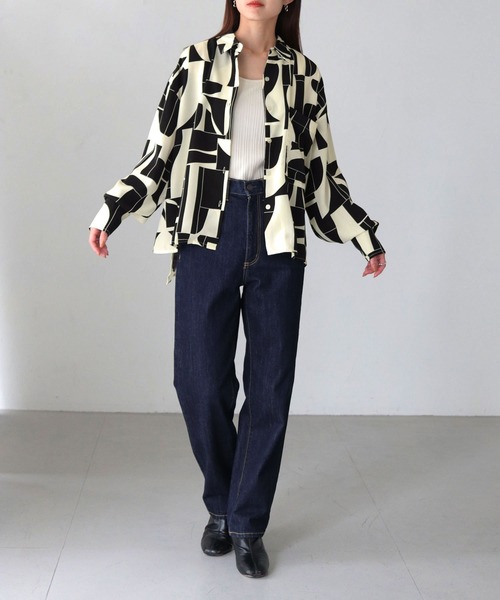 vingtrois（バントロア）の「【vingtrois】ジオメトリック柄ワイドスリーブシャツ（シャツ/ブラウス・レディース・サックスブルー/グレイッシュベージュ/オフホワイト・M）」の14枚目の写真