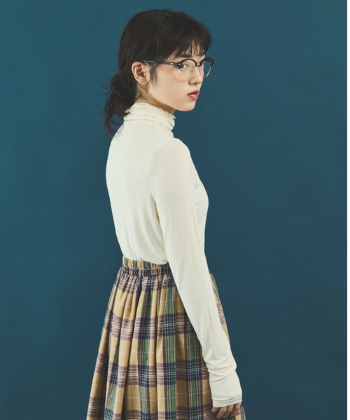 MERLOT（メルロー）の「ハイネックカットソー（Tシャツ/カットソー・レディース・グリーン/オレンジ/ホワイト/ブラック・FREE）」の7枚目の写真
