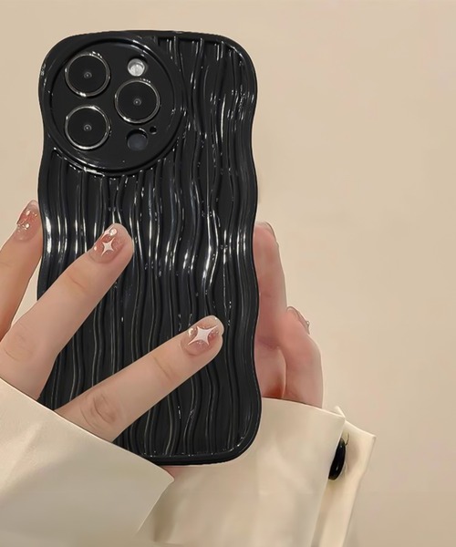ADPOSION(アドポーション)の「ウェーブデザイン ツヤ有 iPhoneカバー アイフォンケース(スマホケース/カバー・レディース・ブラック・iPhone 14/iPhone 14 Plus/iPhone 13 Pro Max/iPhone 14 Pro Max/iPhone 14 Pro/iPhone 13 Pro/iPhone 13)」の1枚目の写真